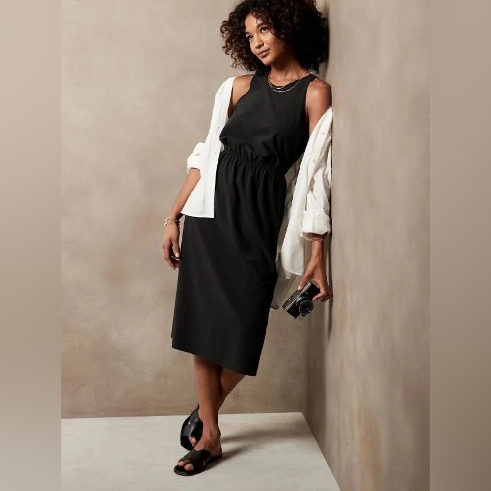 Banana Republic Racerback Active Airstrerch Midi Dress